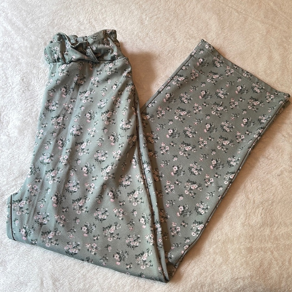 💜 Floral Wide Leg Pants